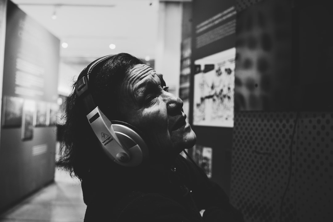 Photo Social Listening